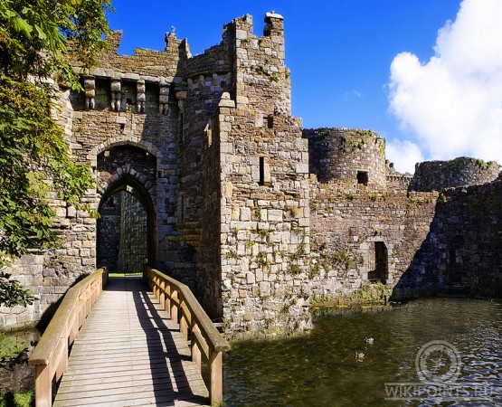 Замок Бомарис на wikipoints.ru