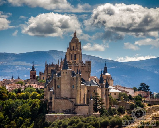 Алькасар в Сеговии на wikipoints.ru
