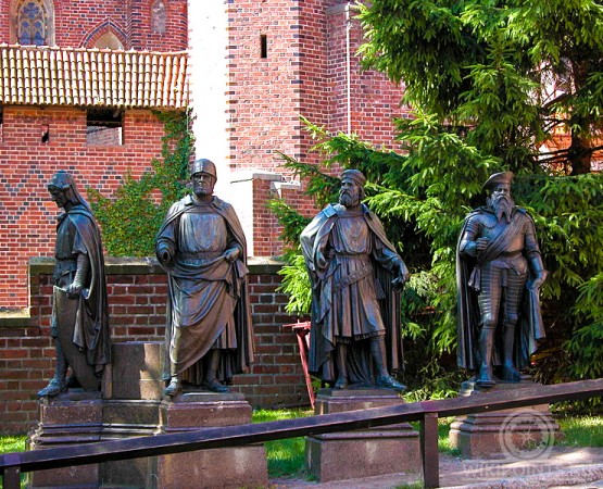 Замок Мариенбург на wikipoints.ru