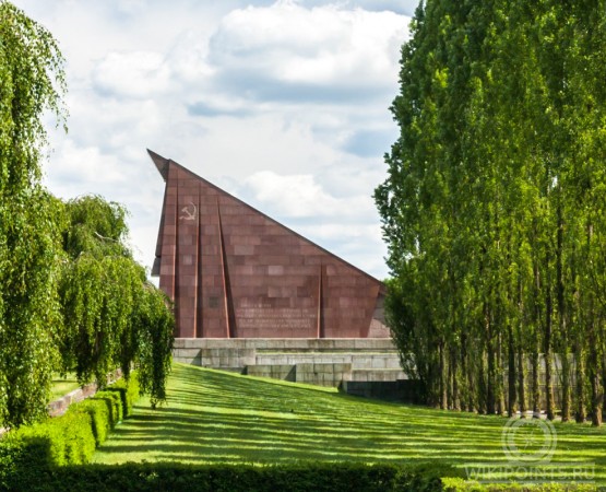 Монумент Воин-освободитель на wikipoints.ru