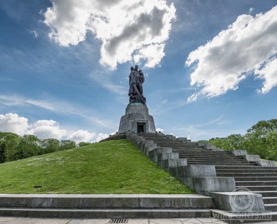 Монумент Воин-освободитель на wikipoints.ru