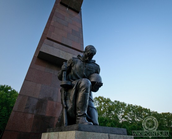 Монумент Воин-освободитель на wikipoints.ru