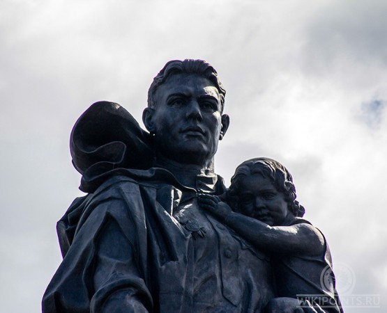 Монумент Воин-освободитель на wikipoints.ru