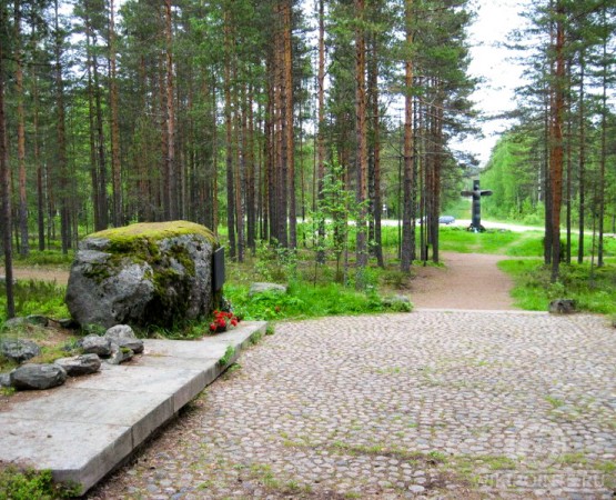 Мемориал Крест скорби на wikipoints.ru