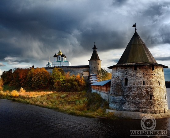Псковский Кром (Кремль) на wikipoints.ru