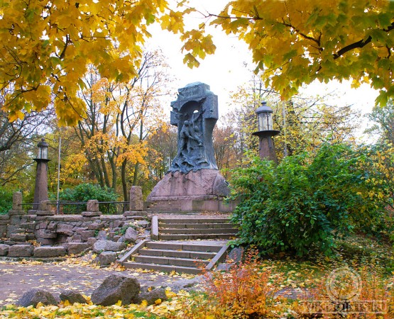 Памятник Стерегущему на wikipoints.ru