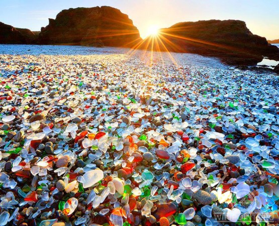 Стеклянный пляж на wikipoints.ru