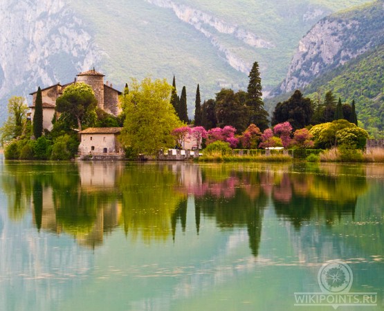 Замок Тоблино на wikipoints.ru