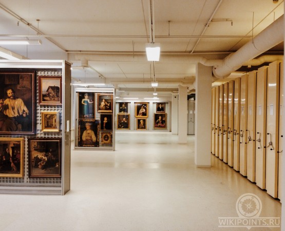 Фондохранилище Государственного Эрмитажа на wikipoints.ru