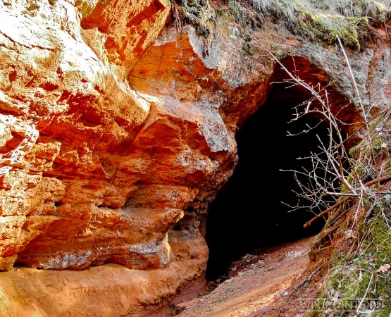 Красные пещеры на wikipoints.ru