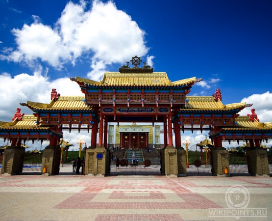 Храм Золотая обитель Будды Шакьямуни на wikipoints.ru