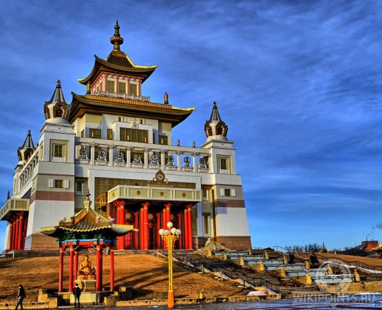 Храм Золотая обитель Будды Шакьямуни на wikipoints.ru