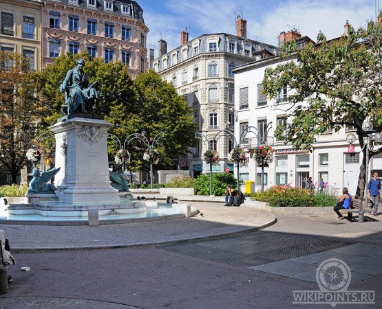 Площадь Ампер на wikipoints.ru