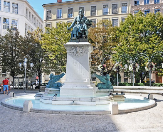 Площадь Ампер на wikipoints.ru