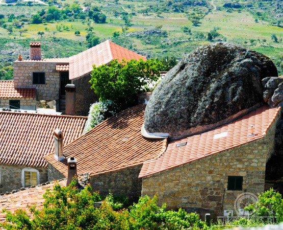 Каменная деревня Монсанту на wikipoints.ru