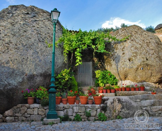 Каменная деревня Монсанту на wikipoints.ru