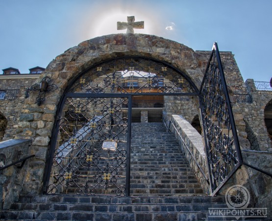 Аланский Успенский монастырь на wikipoints.ru