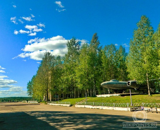 Монумент ИЛ-28 на wikipoints.ru
