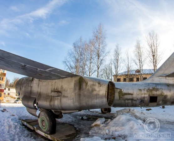 Монумент ИЛ-28 на wikipoints.ru