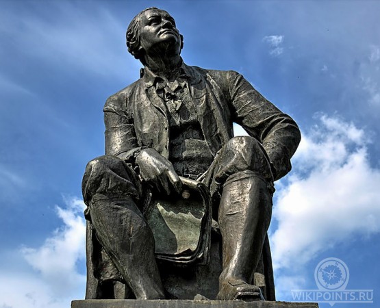 Памятник М.В. Ломоносову на wikipoints.ru