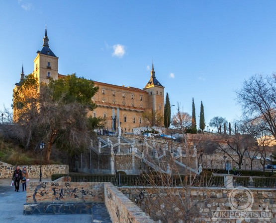 Толедский Алькасар на wikipoints.ru