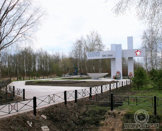 Ижорский таран (мемориал) на wikipoints.ru