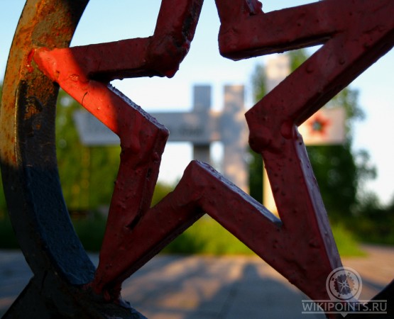 Ижорский таран (мемориал) на wikipoints.ru