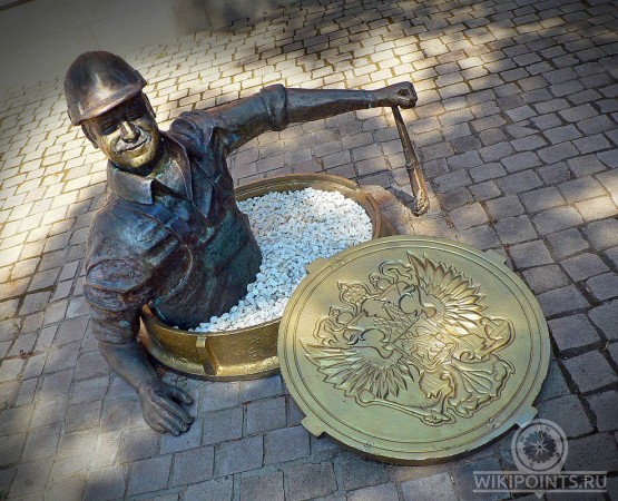 Памятник водопроводчику на wikipoints.ru