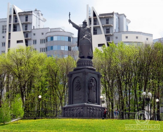 Памятник Князю Владимиру на wikipoints.ru