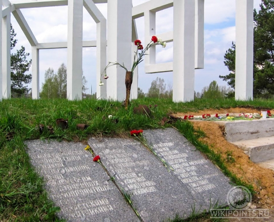 Памятник Призрачная деревня на wikipoints.ru