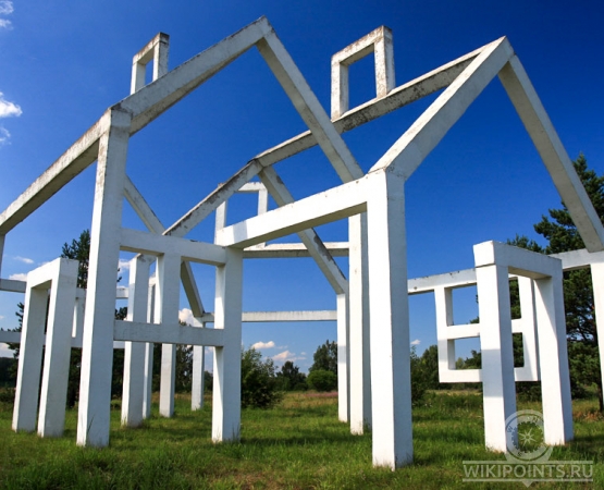 Памятник Призрачная деревня на wikipoints.ru