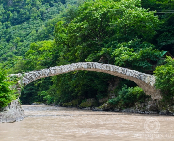 Водопад Махунцети и мост Царицы Тамары на wikipoints.ru