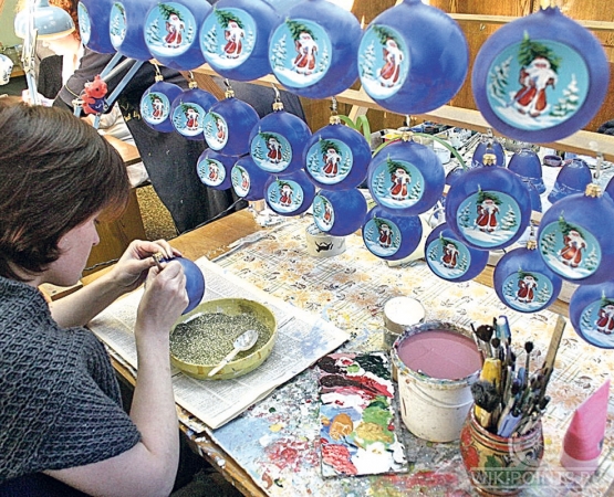 Фабрика стеклянных ёлочных украшений Ариэль на wikipoints.ru