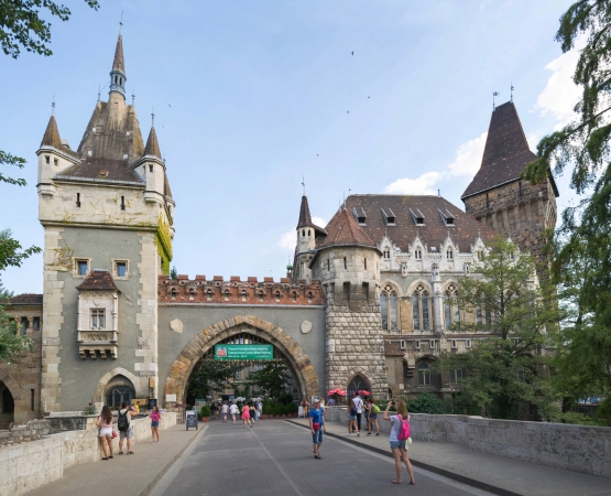 Замок Вайдахуняд на wikipoints.ru