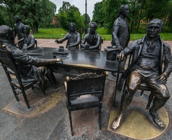 Скульптурная композиция Зодчие на wikipoints.ru