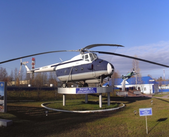 «Аллея Почёта» авиационной техники (Нижневартовск) на wikipoints.ru