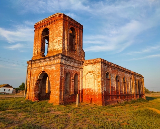 Церковь в селе Подгорное. на wikipoints.ru