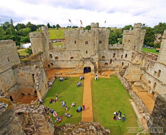 Замок Бодиам на wikipoints.ru