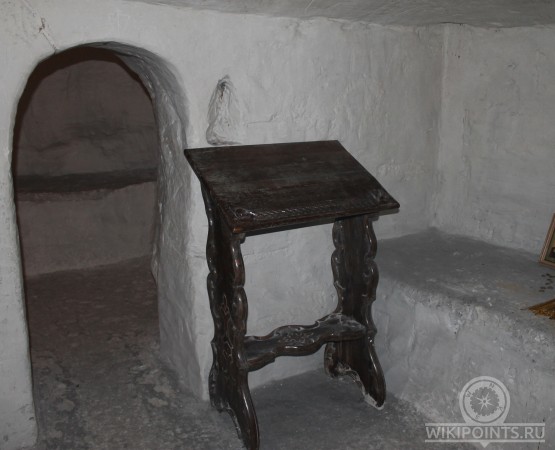 Свято-Троицкий Холковский пещерный монастырь на wikipoints.ru