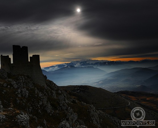 Замок Rocca Calascio на wikipoints.ru