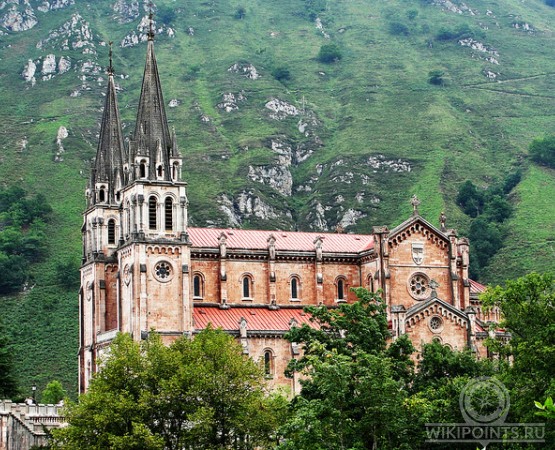 Базилика святой Девы Марии в Ковадонге на wikipoints.ru