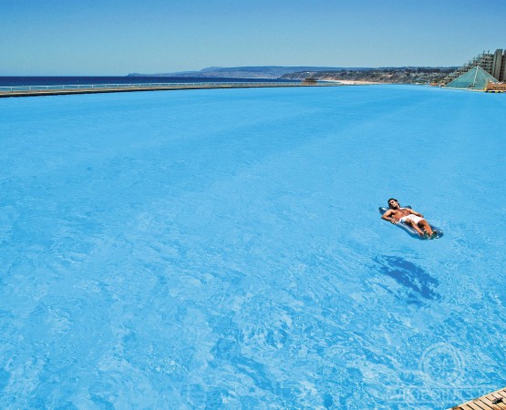 Бассейн Сан-Альфонсо-дель-Мар на wikipoints.ru