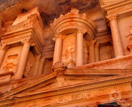 Сокровищница Эль-Хазне на wikipoints.ru