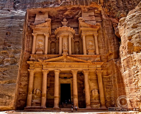 Сокровищница Эль-Хазне на wikipoints.ru