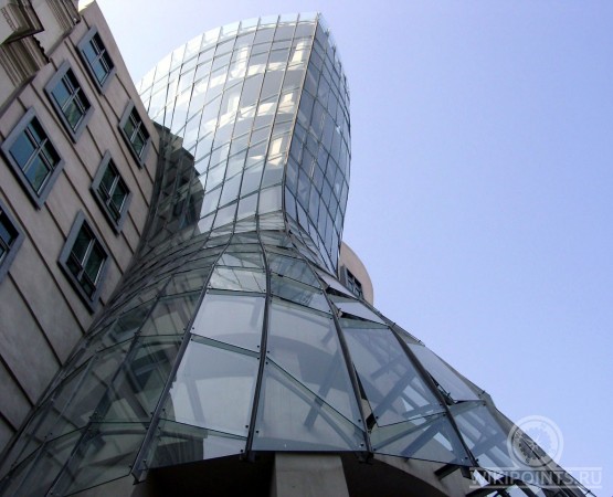 Танцующий дом на wikipoints.ru