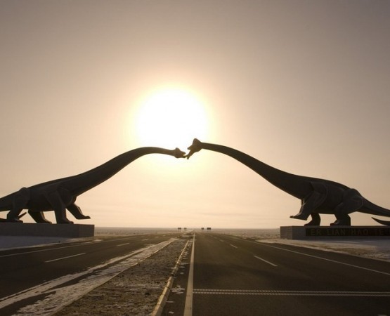 Целующиеся динозавры Эрэн-Хото на wikipoints.ru