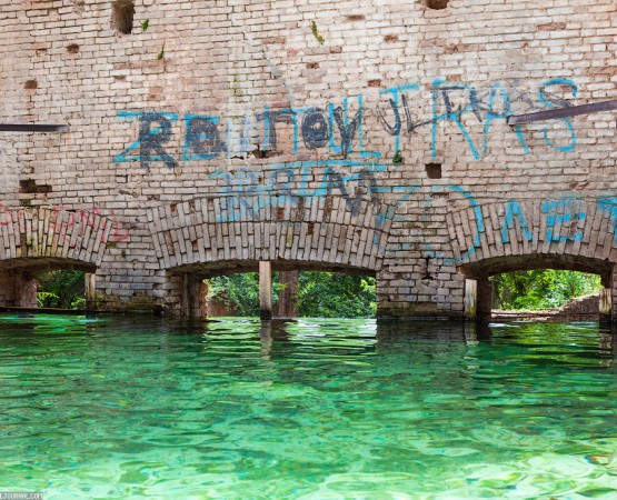 Парамоновские склады на wikipoints.ru