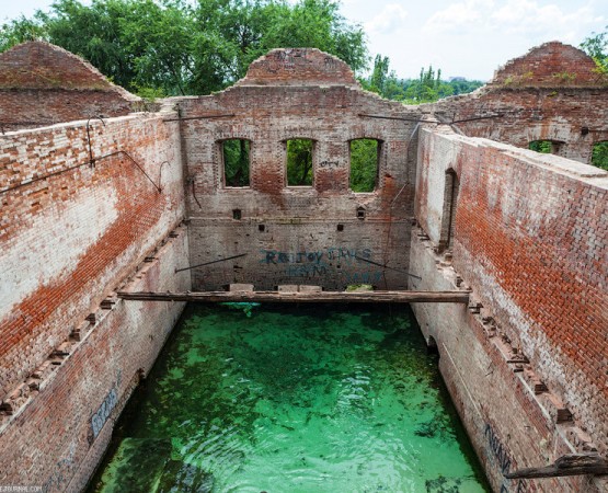 Парамоновские склады на wikipoints.ru