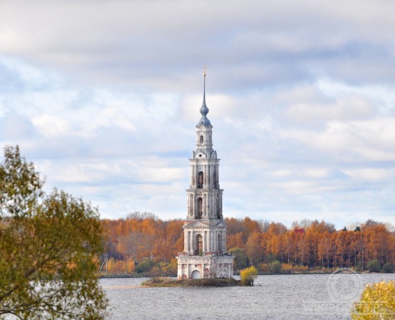 Колокольня затопленного собора Николая Чудотворца на wikipoints.ru