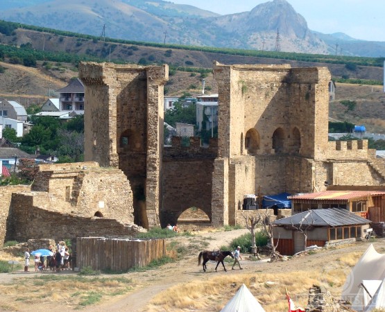 Генуэзская крепость на wikipoints.ru